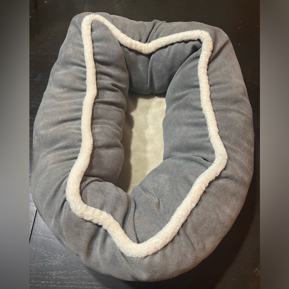 Small dog bed - Picture 2 of 4